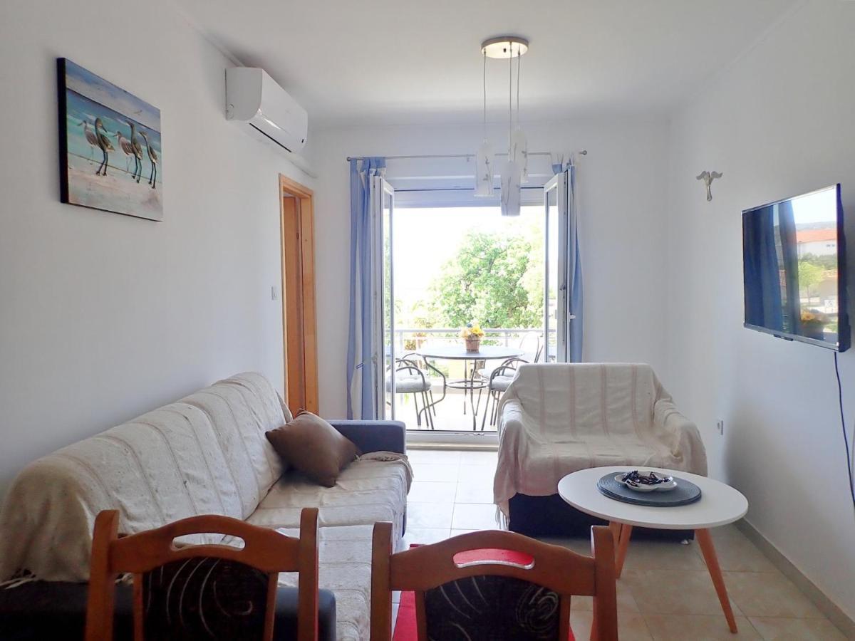 Apartment Maca สตารีกราด-ปาเคลนีซา ภายนอก รูปภาพ